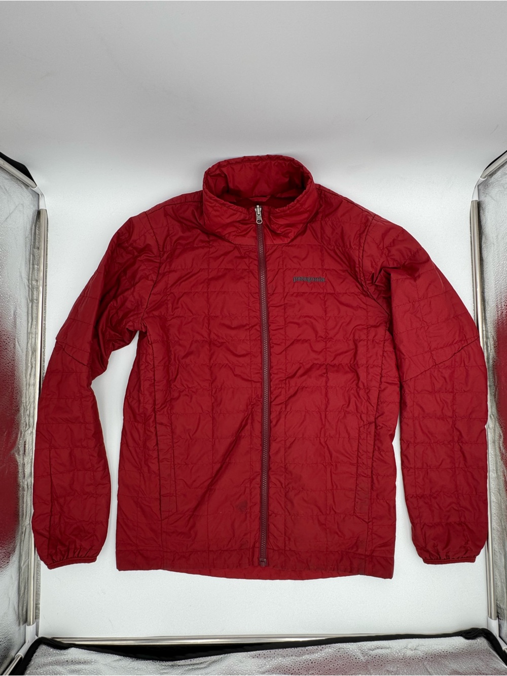 Patagonia Men’s Deep Red Reversible Jacket - Picture 7 of 9